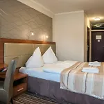 Hotel Ara - Dancing Club Restauracja Ara 2*