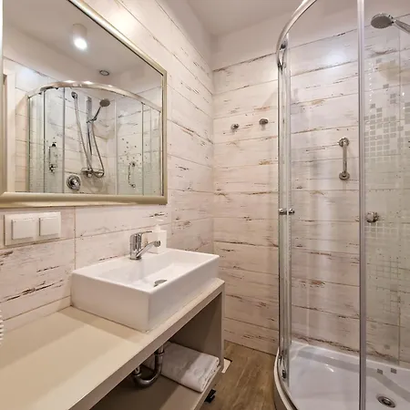 Ara - Dancing Club Restauracja Ara 2*