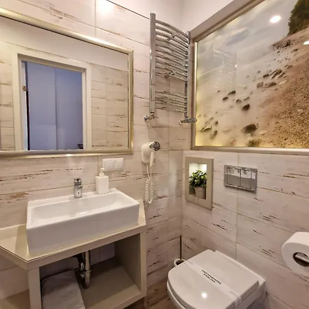 Hotel Ara - Dancing Club Restauracja Ara 2*