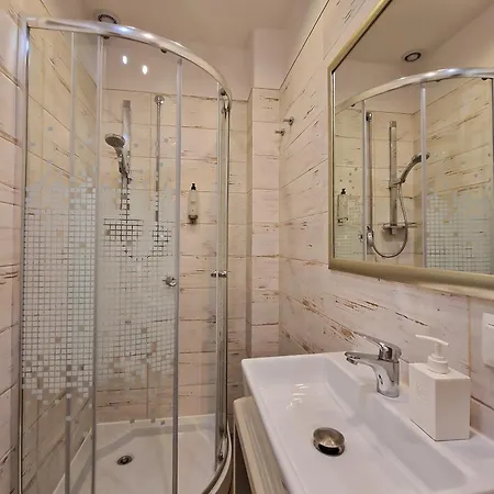 Hotel Ara - Dancing Club Restauracja Ara Jastrzębia Góra