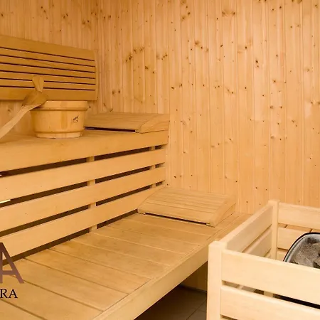 Ξενοδοχείο Ara - Dancing Club Restauracja Ara 2*