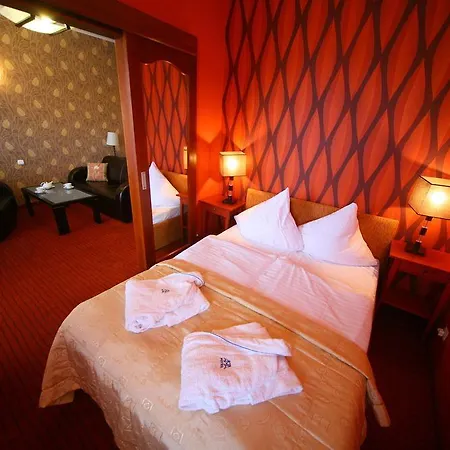 فندق Ara - Dancing Club Restauracja Ara Jastrzębia Góra