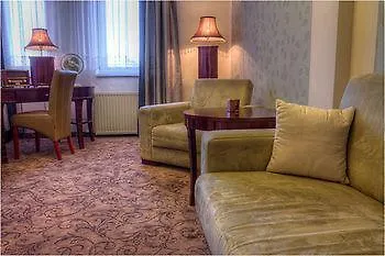 فندق Ara - Dancing Club Restauracja Ara