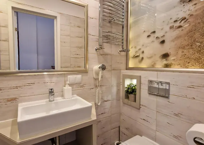 Hotel Ara - Dancing Club Restauracja Ara 2*