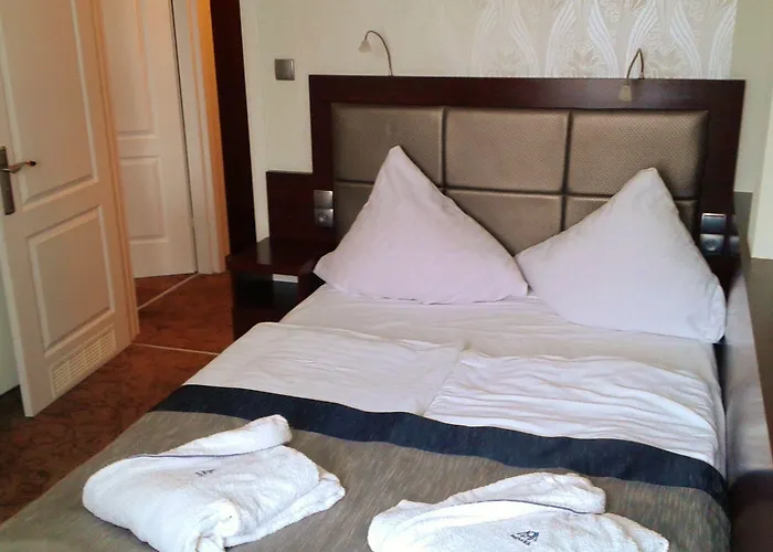 Hotel Ara - Dancing Club Restauracja Ara 2*