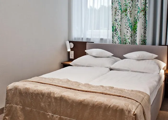 Hotel Ara - Dancing Club Restauracja Ara 2*